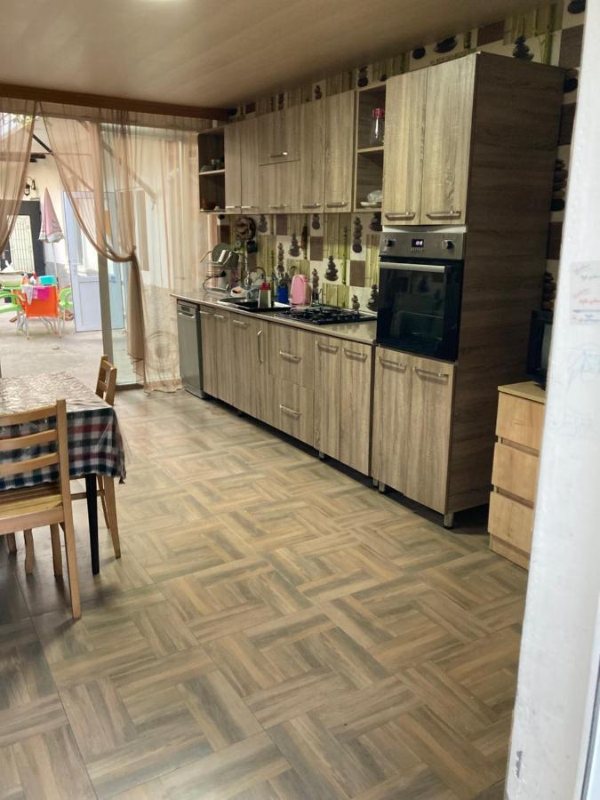 Guest House Barbi Μπατούμι Εξωτερικό φωτογραφία