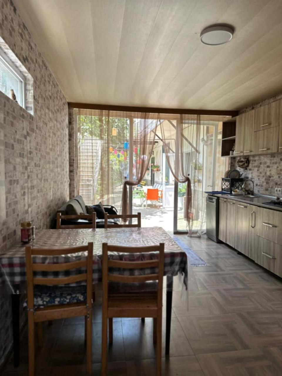 Guest House Barbi Μπατούμι Εξωτερικό φωτογραφία